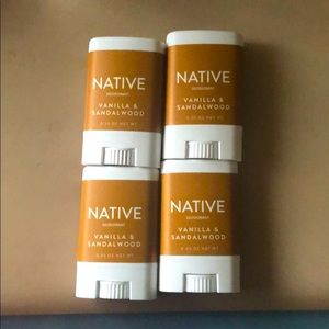 Native deodorant mini vanilla and Sandalwood